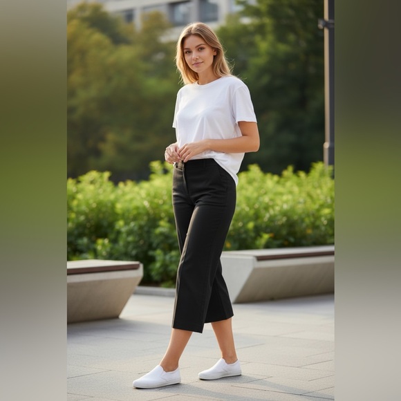 MICHAEL Michael Kors Pants - MICHAEL KORS Black Lightweight Straight Leg Capris - Size 8 - NWT!!